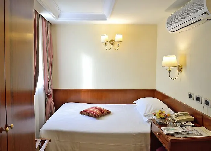 מלון Homs 4*